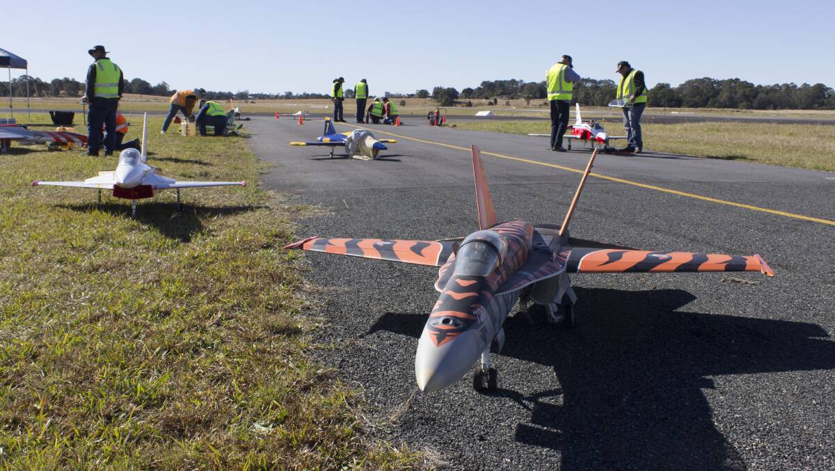 SkyAces RC flying weekend @ Kempsey Airport: photos Leo Hauville