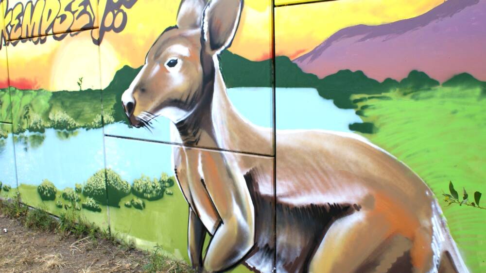 Kempsey Adventist School gifts town with mural