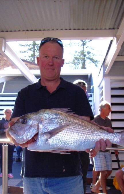 Jamie Box with his 3.275kg Snapper. A total of 116.27kg of fish was presented.