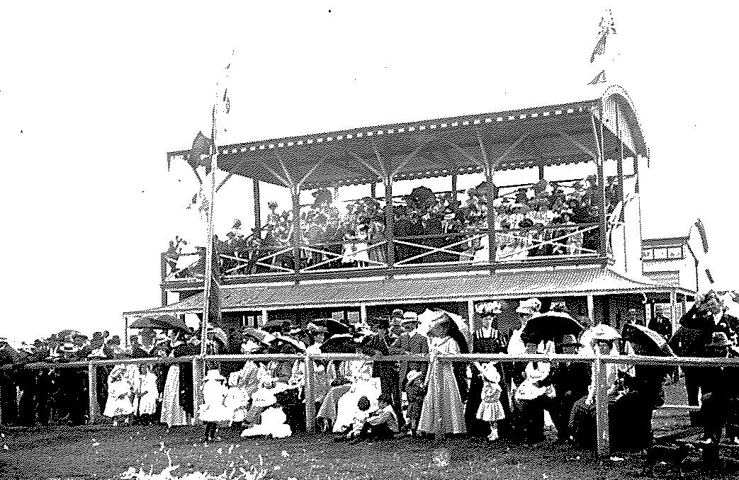 horse racing at kempsey circa 1900