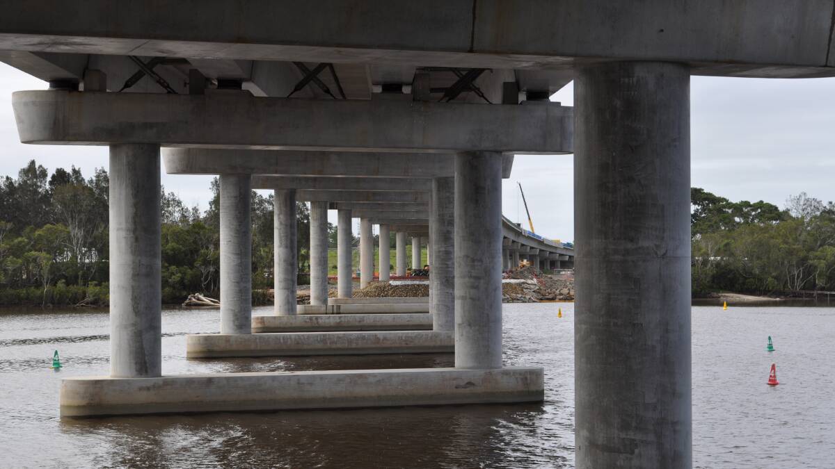 The jobs of 100 workers have been jeopardised as a result of KNF Constructions, sub-contractor for the construction of the Macksville Bridge, going into administration