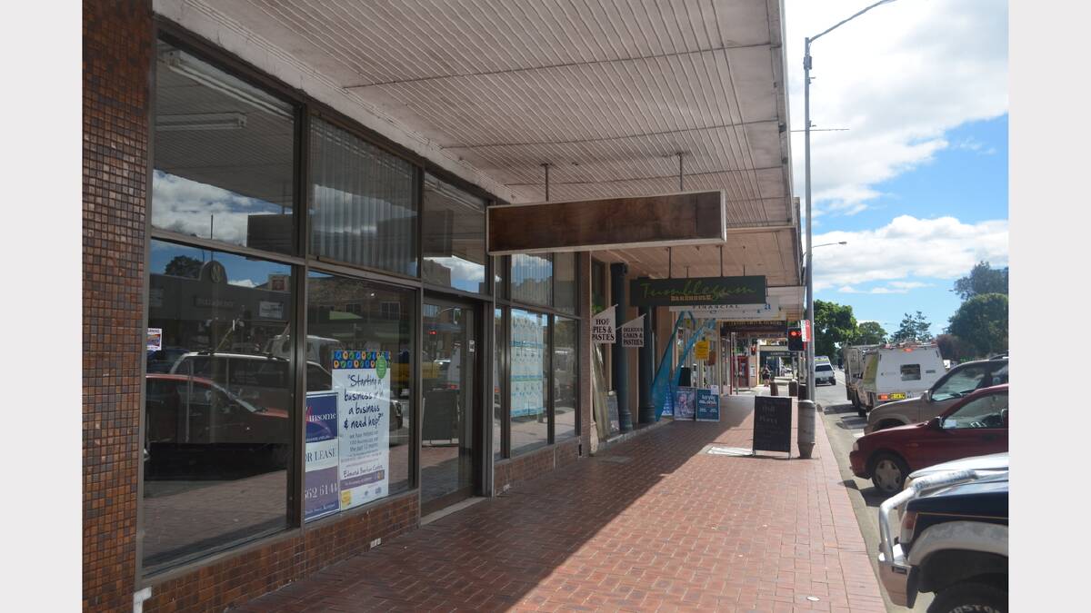 An empty shop in Smith St next to Tumblegum Bakery.
