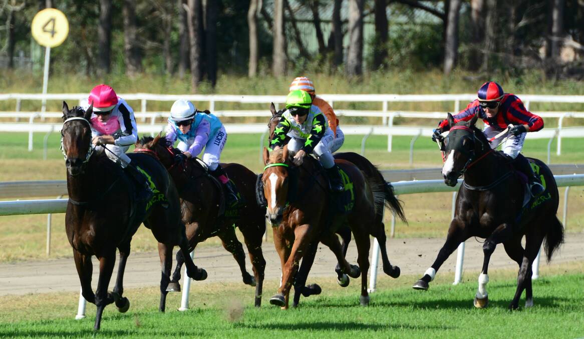 The field heads for home in race two at Warwick Park last Saturday May 21