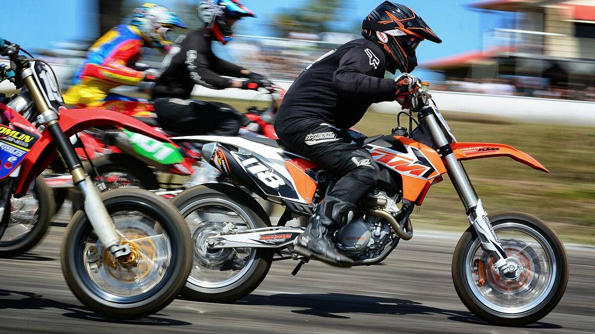 Fast starter: Jamie Oram (118) shoots out of the starting gate at last month's Akubra Classic race meeting at Greenhill. Oram put those skills to good use on the weekend, setting a new outright record at teh Jacaranda Dirt Drag in Grafton.