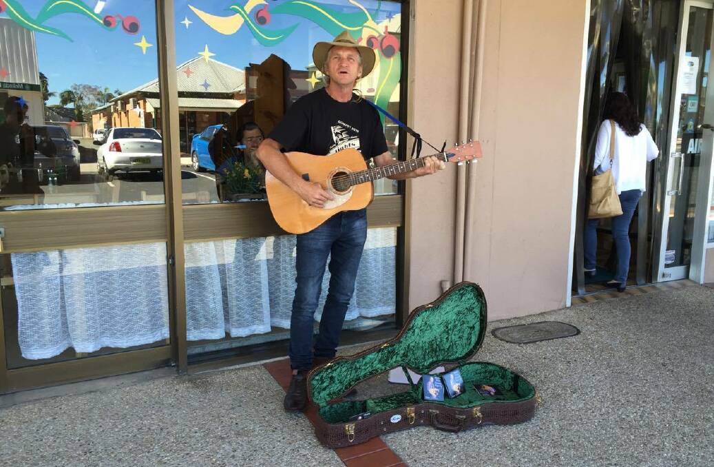 Busker Peter 'Smokie' Dawson has been travelling Australia for nine years singing at country music festivals and is in Kempsey for the week to honour Slim Dusty.