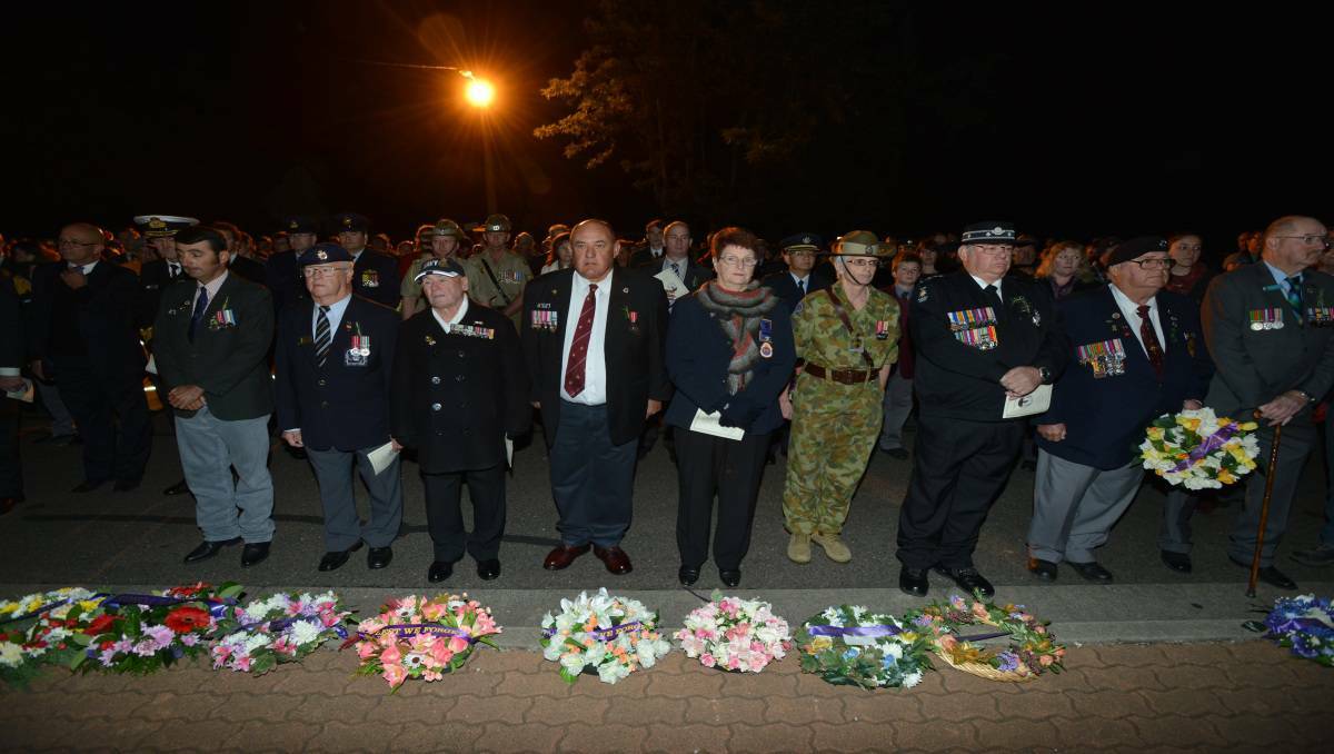 Hundreds turned out to the Tamworth Anzac Day Dawn Service at Anzac Gate. Photo: BARRY SMITH