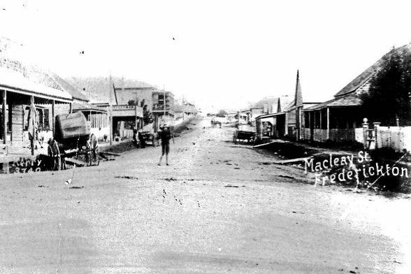Macleay St, Frederickton in the late 1800s or early 1900s. Picture from the Boyes collection of the Macleay River Historical Society.