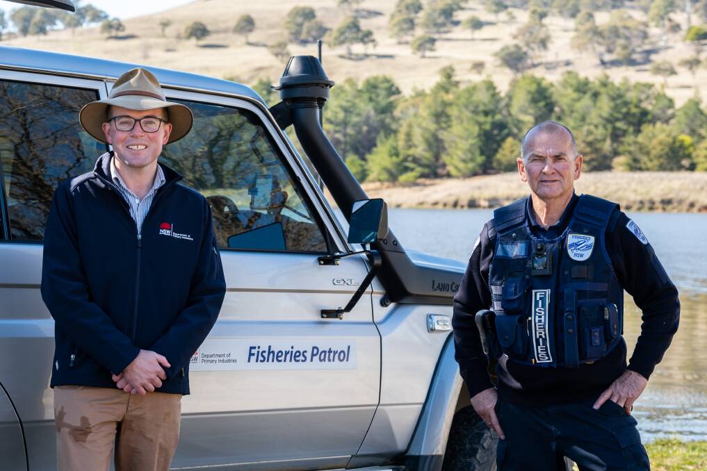 Minister for Agriculture Adam Marshall (left) with Acting District Fisheries Officer Ron Smith
