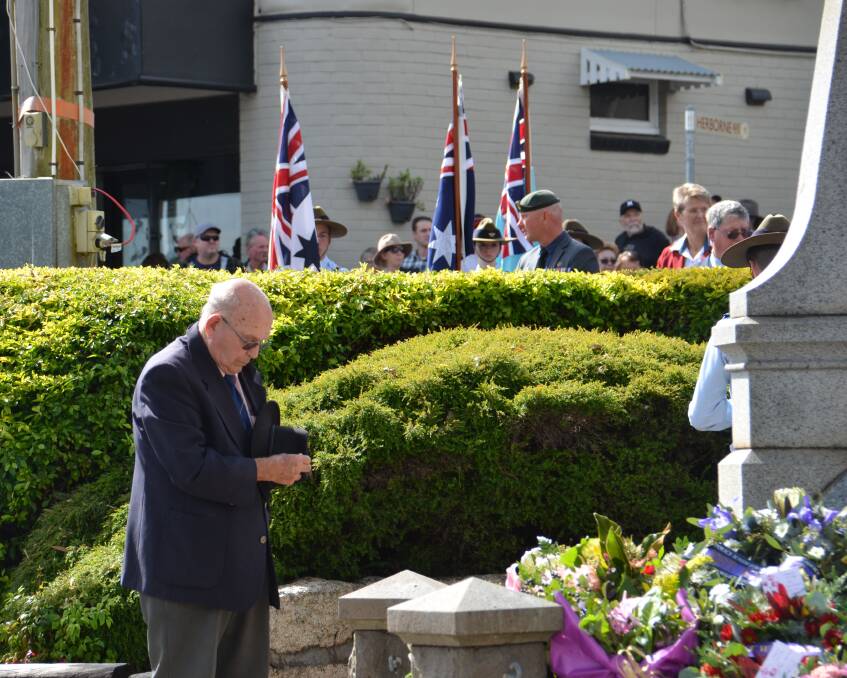 Large crowd gathers at the East Kempsey Cenotaph to pay their respects on Anzac Day. Photos by Mardi Borg 