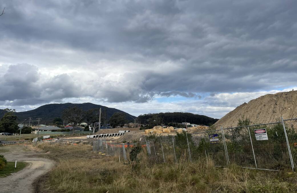 Residents shocked by rock blasting at Ridge Views development site. Picture by Ellie Chamberlain