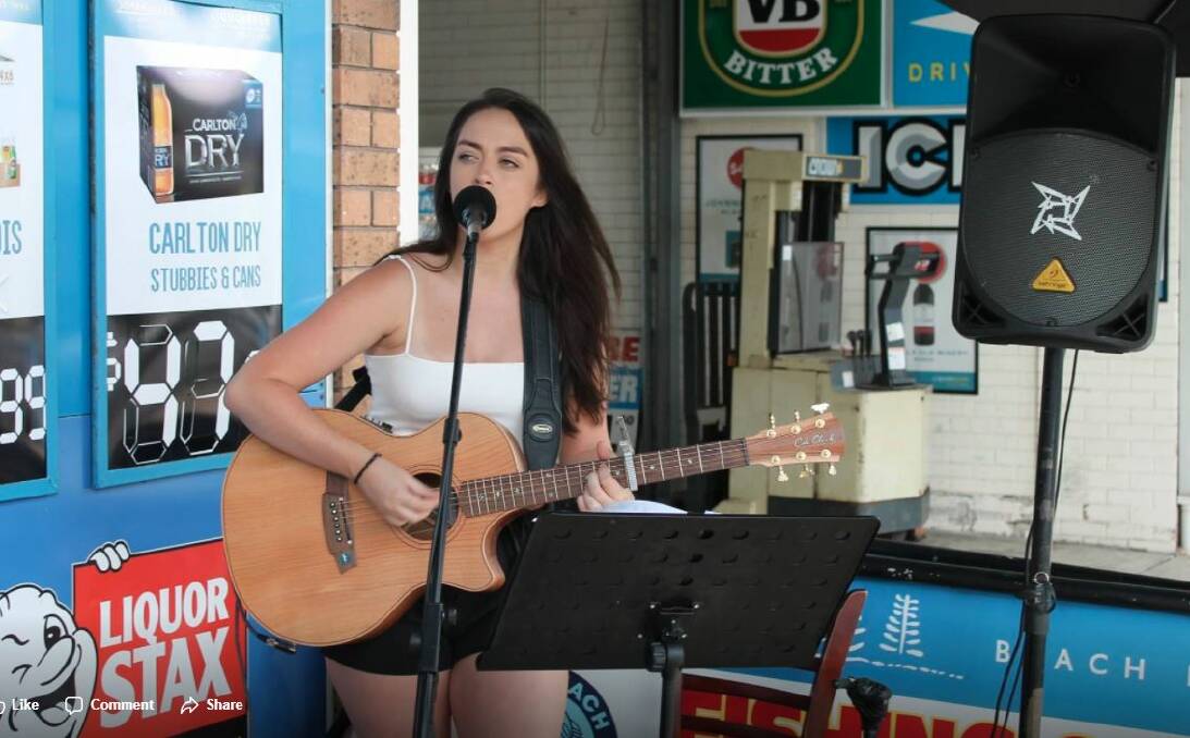 TALENTED: Hannah Lee Pead performs at Sixty Degrees in South West Rocks as part of Live and local Macleay last weekend.
