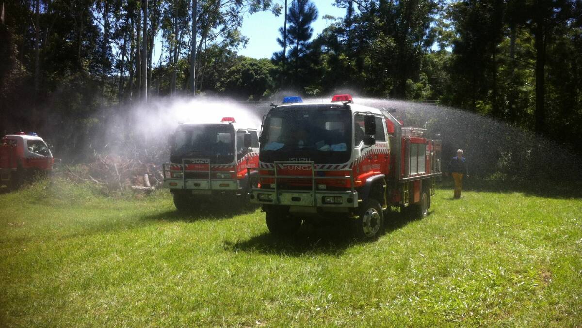 Valla and Eungai RFS tankers at an over-run drill at Unkya Reserve.