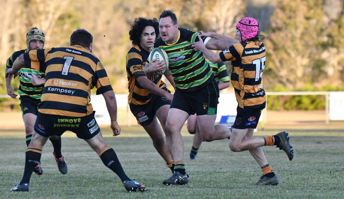 Vikings captain Lyndon Gale charges into the Kempsey defence. Photo: Penny Tamblyn