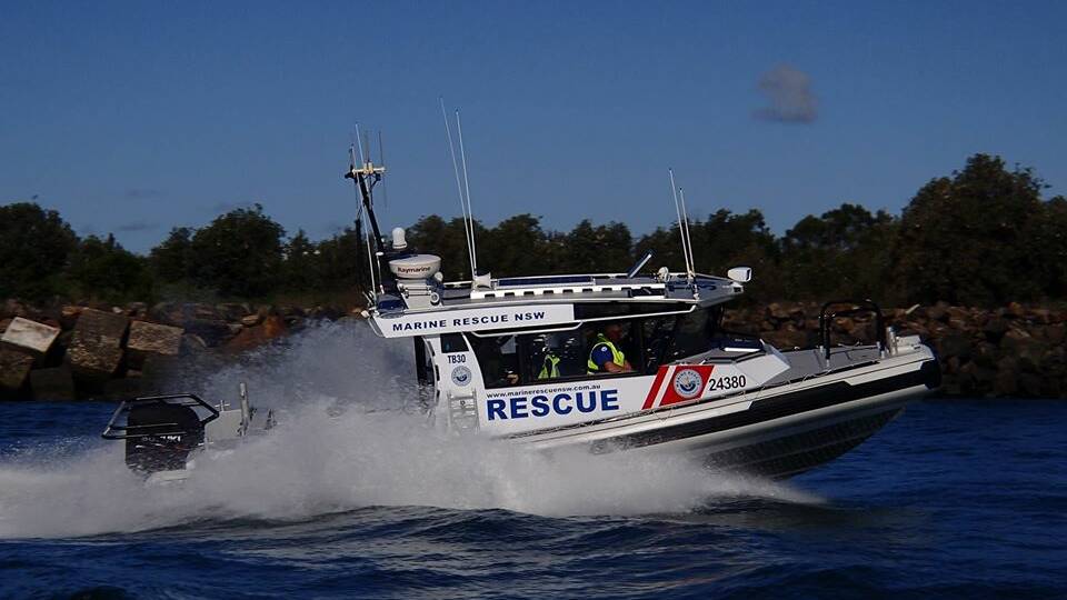 Two men rescued after boat sinks off Nambucca Heads