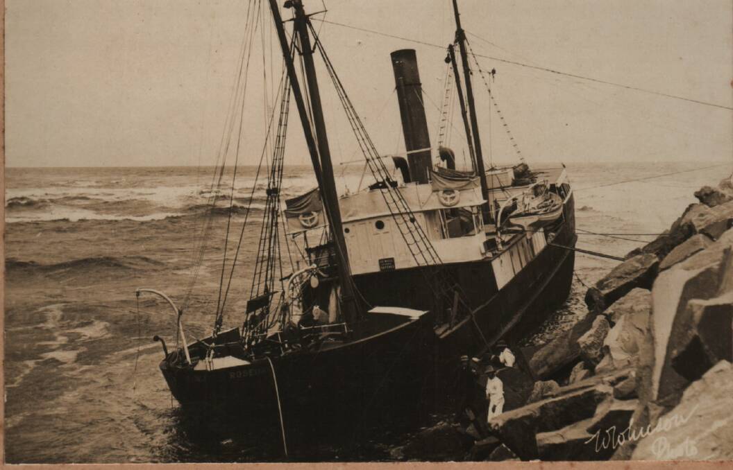 1908 - Rosedale washed onto the the breakwall