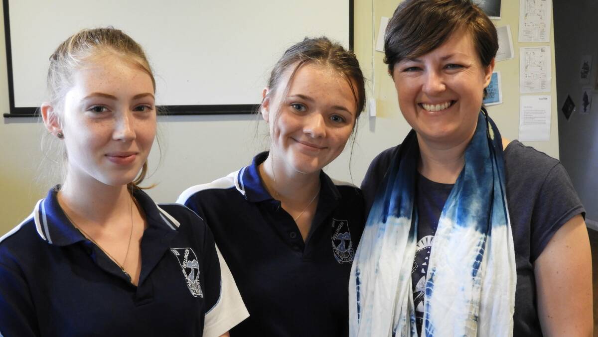 Jasmine and Lilee (Bellingen High) and Caroline Thomas (mentor) organised for soft toys to be placed in police cars to comfort traumatised young children as a Youth Frontiers project in 2017