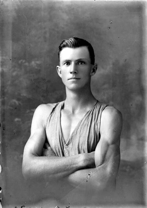 Tom Saul in his rowing days (Angus McNeil Collection, MRHS)