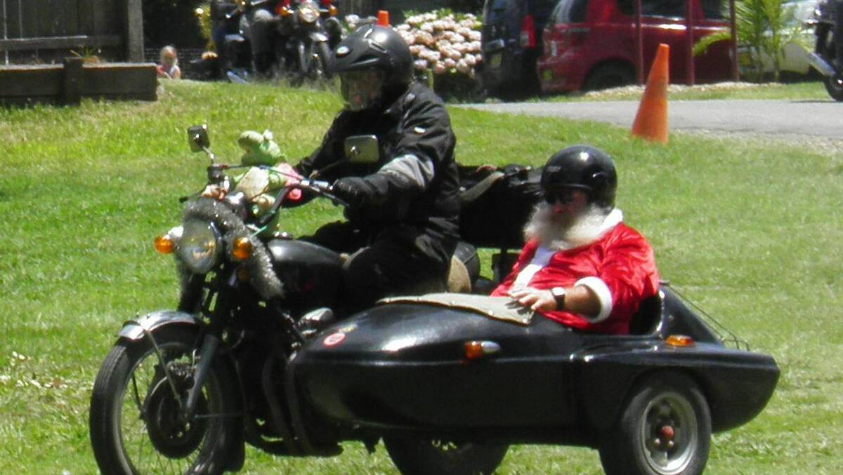 Santa arriving at Riverside Park Kempsey.