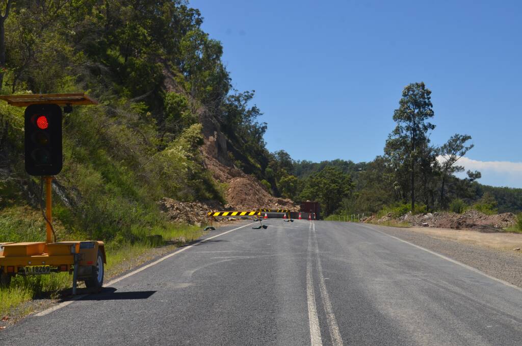 Currently only one side of the road is accessible at Devil's Nook on the Armidale Road. Photo: Lachlan Harper 