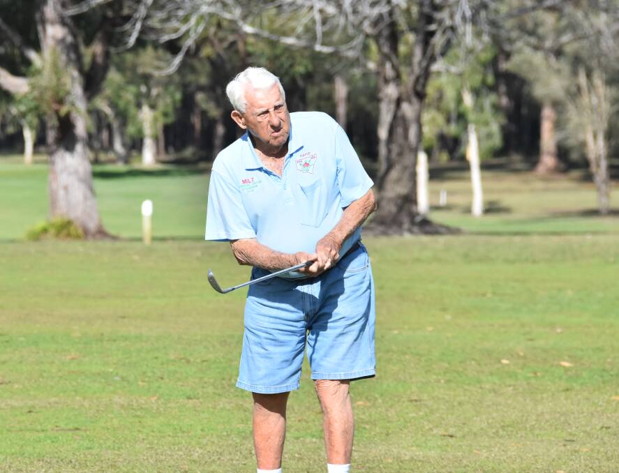 Milton Riggs chips at Kempsey Golf Club. Photo: Lachlan Harper 