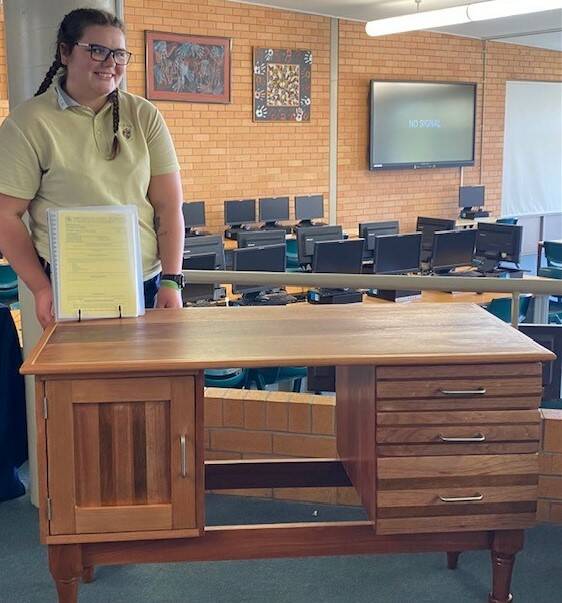 Kalinda Larkins created a Vanity Desk incorporating Sydney Bluegum & Merbau timbers
