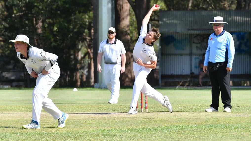 Cooper Petterson bowling in the Premier League last year.