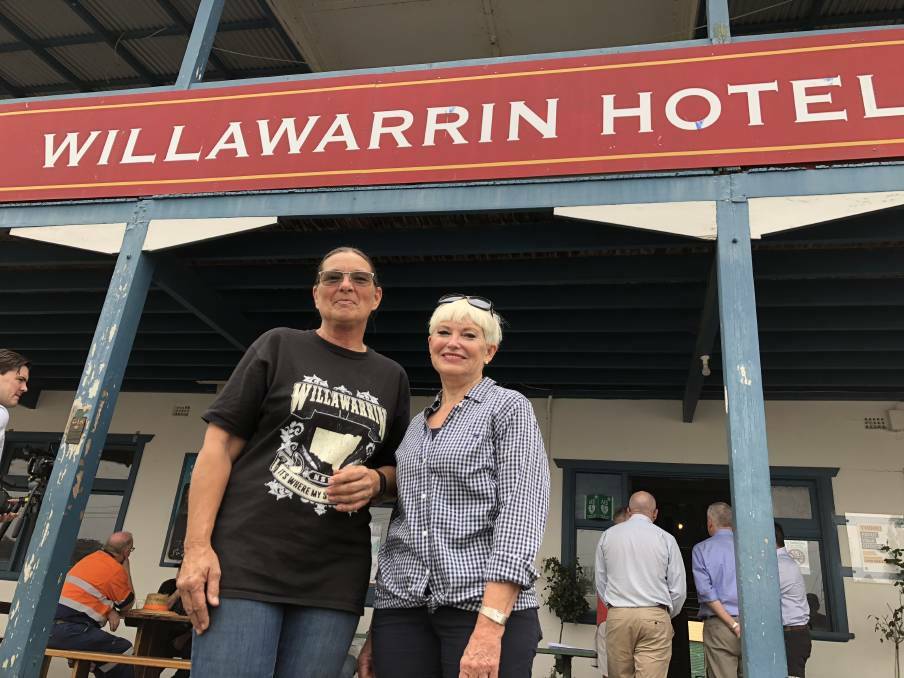 Willawarrin resident and publican Karen Anderson with Mayor Liz Campbell. Photo: Supplied