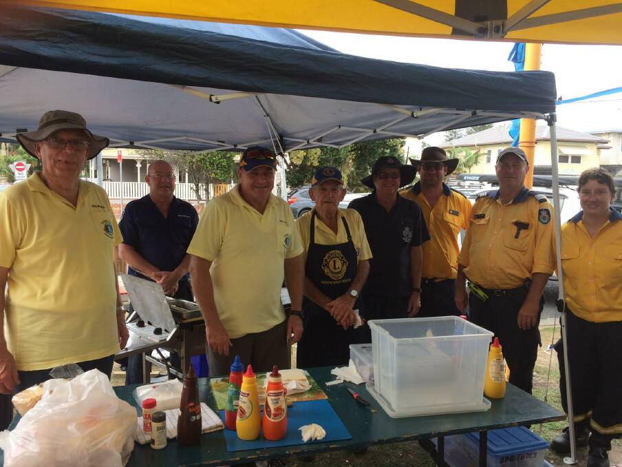 A sausage sizzle raised $3000 for the South West Rocks RFS. Photo: Supplied