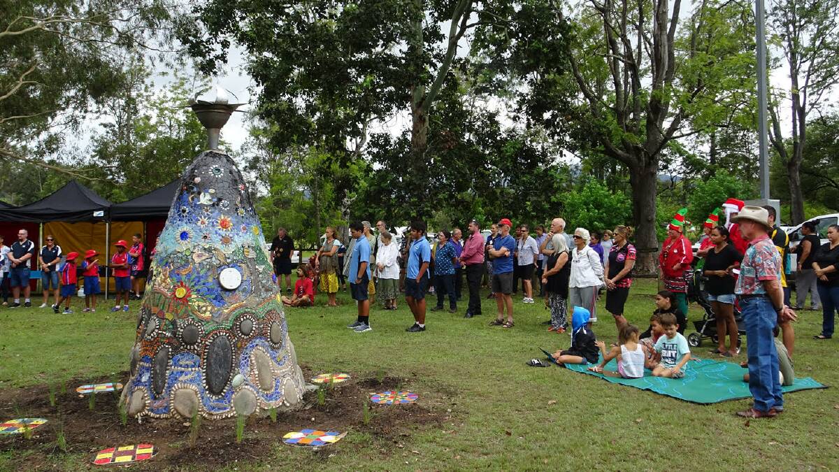The Bellbrook community gathered for an emotional unveiling of
new sculpture “Wupu Manhatinum” in memory of late Aboriginal elder and artist,
Aunty Esther Quinlin. Photo: Supplied