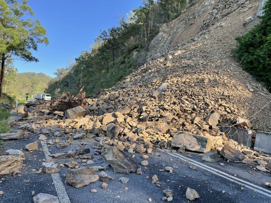 One lane has re-opened to traffic on Armidale Road. Photo: Supplied