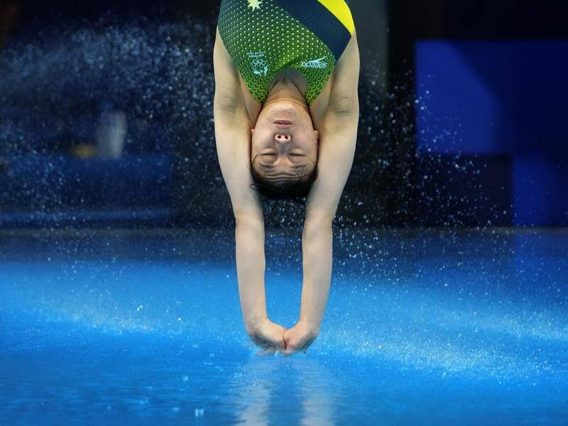 Australia's Esther Qin is through to the Tokyo Olympic 3m springboard semi-finals.