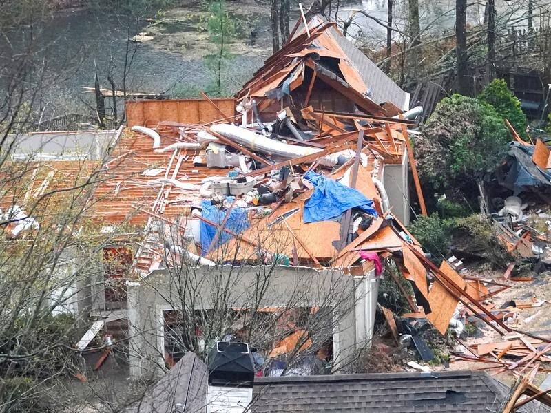A series of tornadoes has passed through several regions in Alabama, killing at least five people.