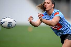 Blues star Jess Sergis has signed with the Sydney Roosters until at least the end of 2027. (Dan Himbrechts/AAP PHOTOS)