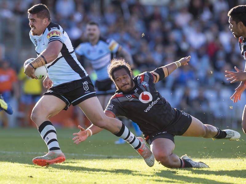 The Warriors defensive woes were evident again as they conceded 42 points against Cronulla.