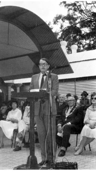 Premier Neville Wran opening the Kempsey Museum in 1983. Photo: Macleay Argus