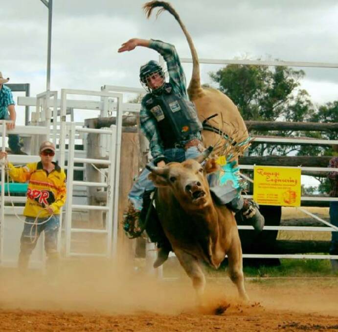 Tom Donelly in action. Come to the Blue Moon Bull ride this Saturday to see him go for the win. 