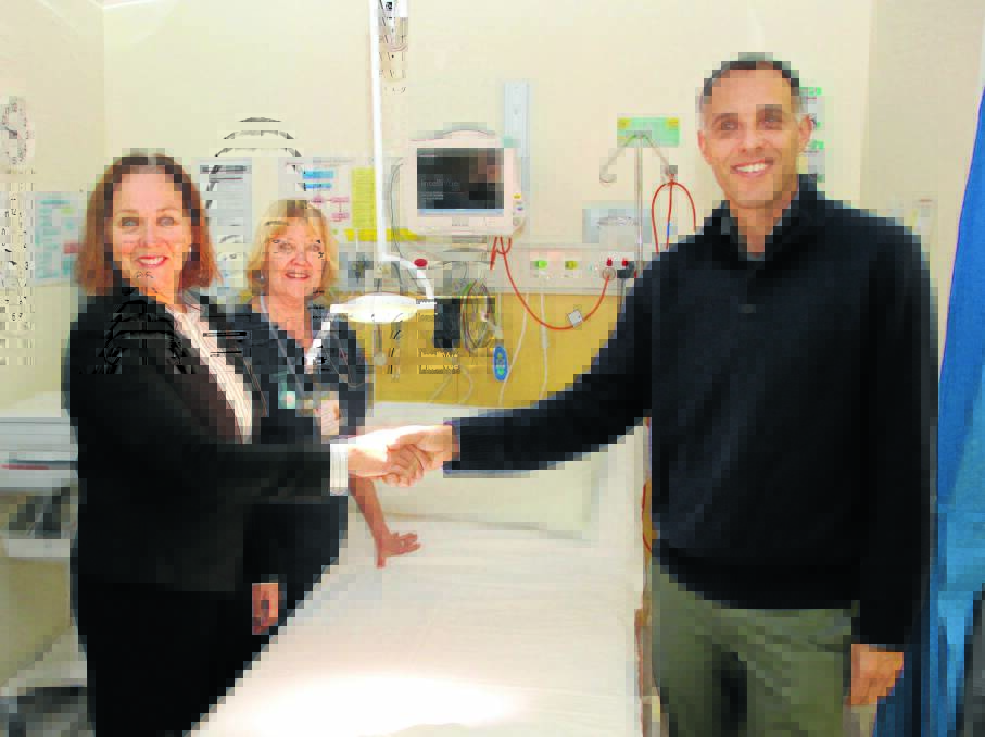Executive Officer/Director of Nursing Kath Boman thanks Planet Lighting’s Adam Kornhauser for the business’s generous gift to Bellinger River District Hospital. Pictured with them is Emergency Department Nurse Unit Manager Liz Blake.

