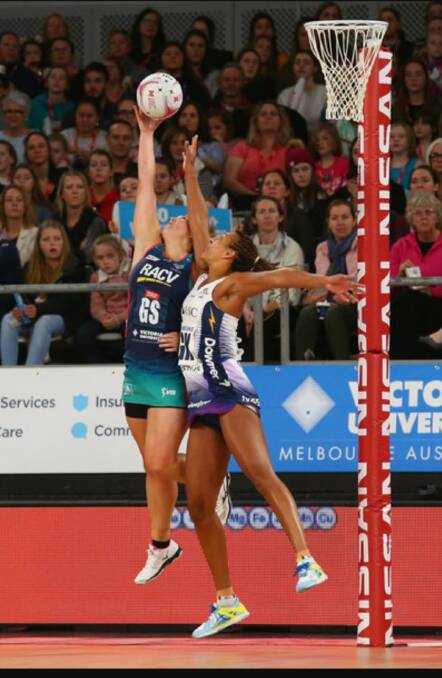 Kim Commane is first to the ball for the Melbourne Vixens.