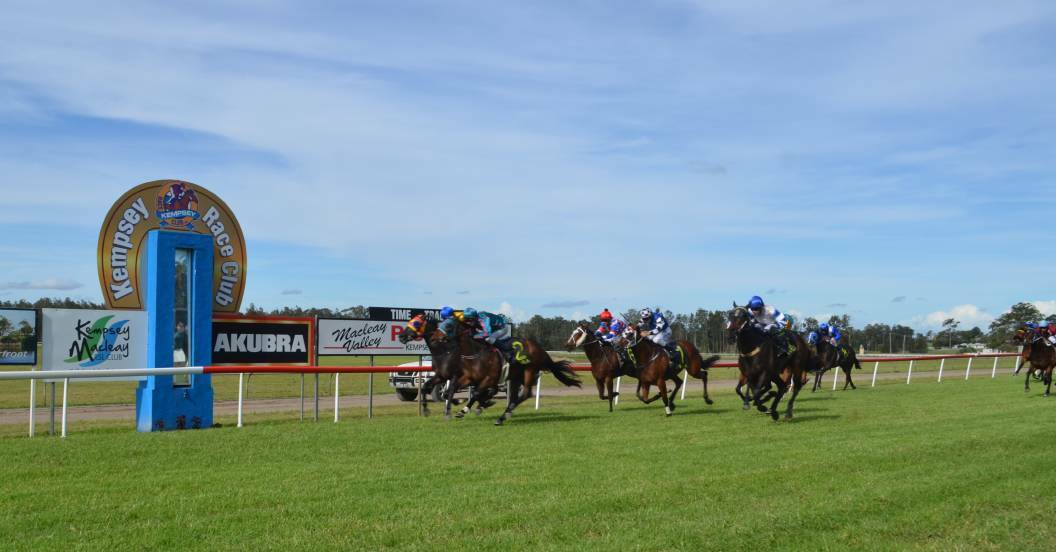 Horses lunge for the line at the Kempsey Cup. Photo: Callum McGregor