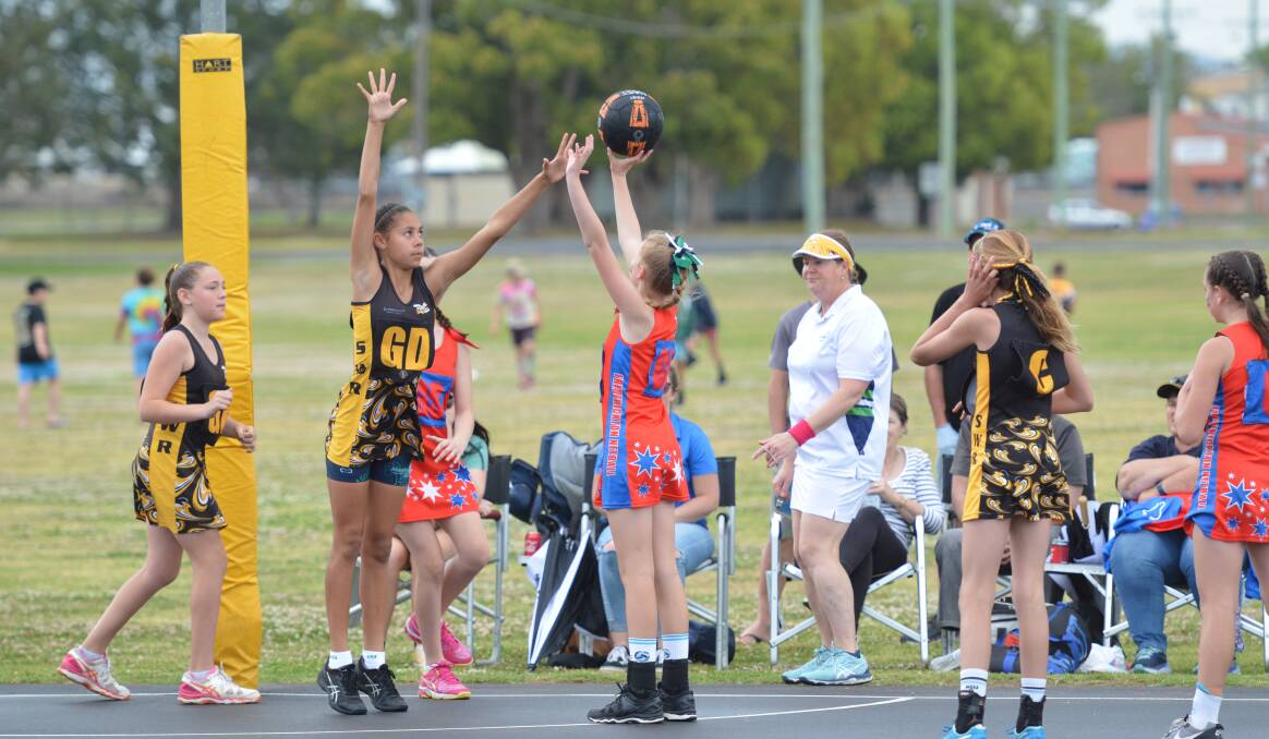 Two juniors sides clash in the Macleay Netball Association's competition last year.