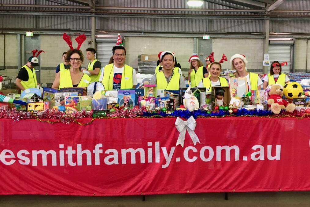 The Smith Family Christmas volunteers.