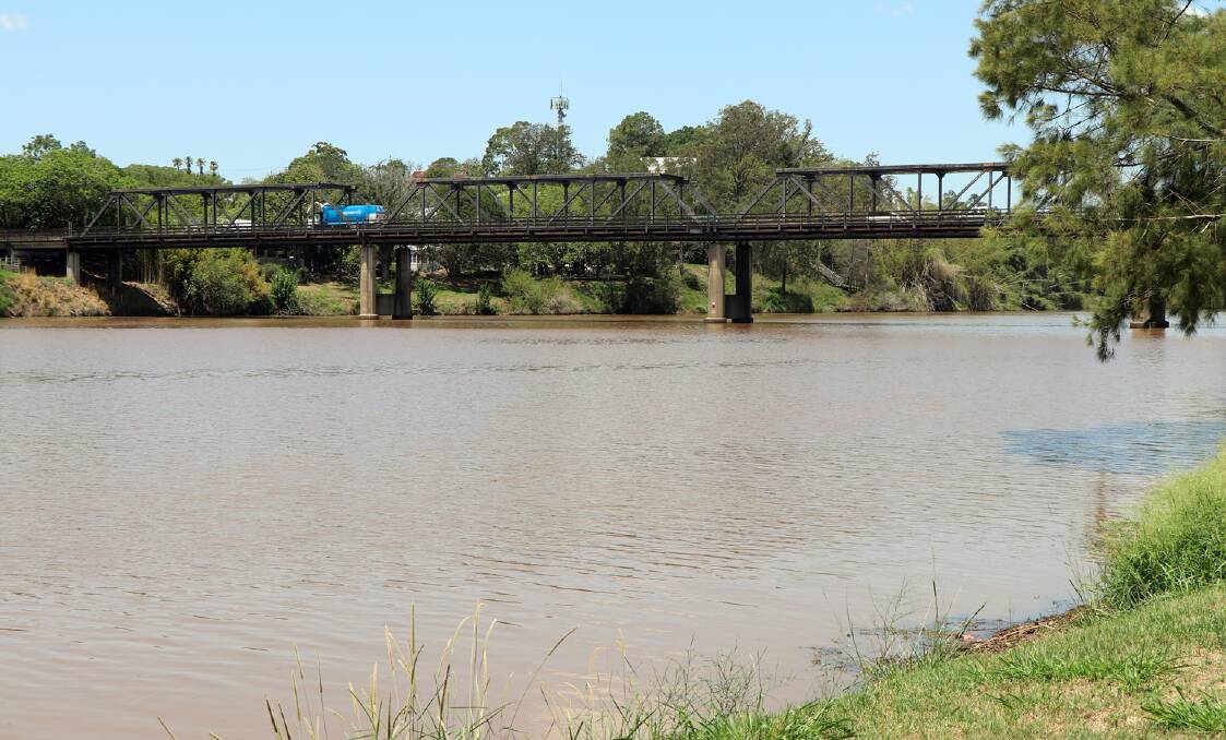The recent rain has provided some relief with substantial flows
recorded in the Macleay River