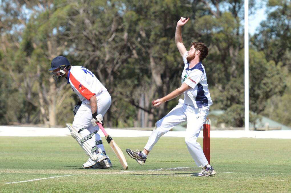 Nulla bowler sends one down the pitch.